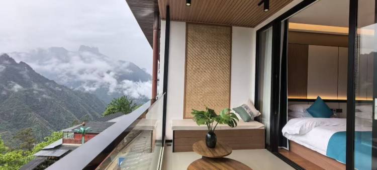 福贡老姆登山景云谷客栈图片