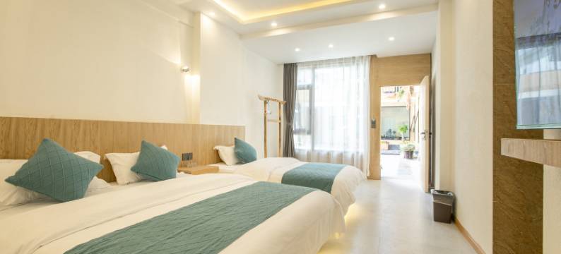 丽江凌云听香客栈图片