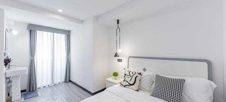 渝见你民宿(重庆解放碑步行街洪崖洞店)图片