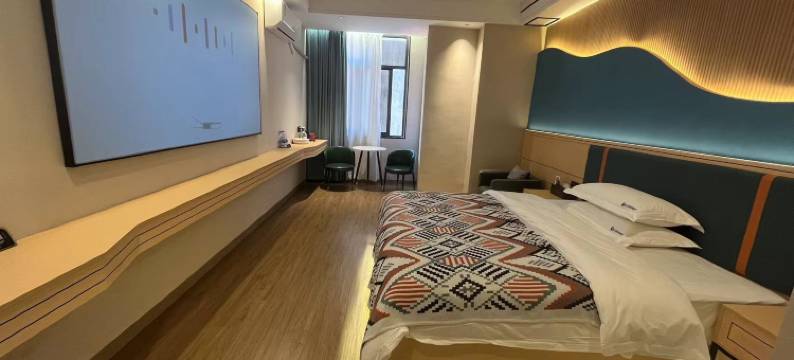 陆丰欢朋美宿图片