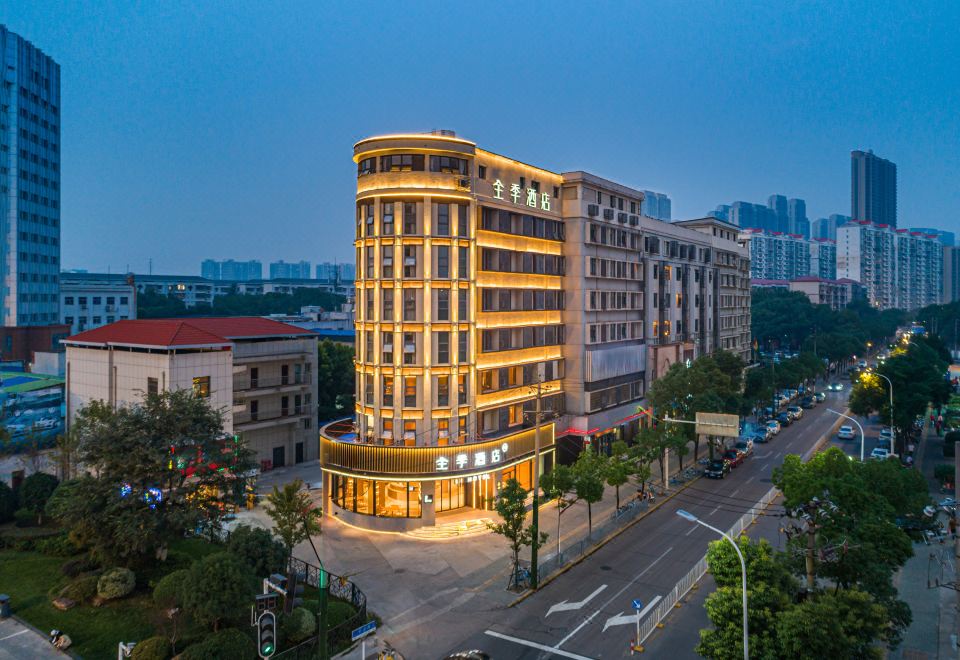 全季酒店(武汉汉口火车站常青路店)外景图