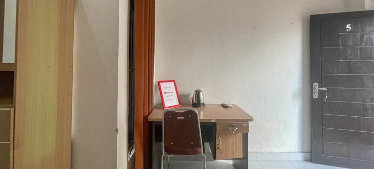 RedDoorz near Siloam Hospital Mataram图片