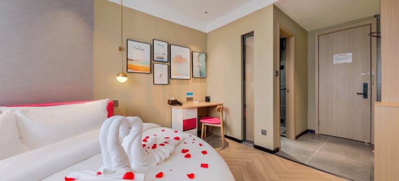 罗兰酒店(郑州中原万达二砂地铁站店)图片