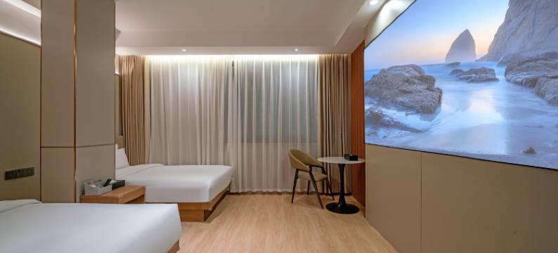 西湖｜和昉巨幕影院酒店(龙翔桥地铁站店)图片