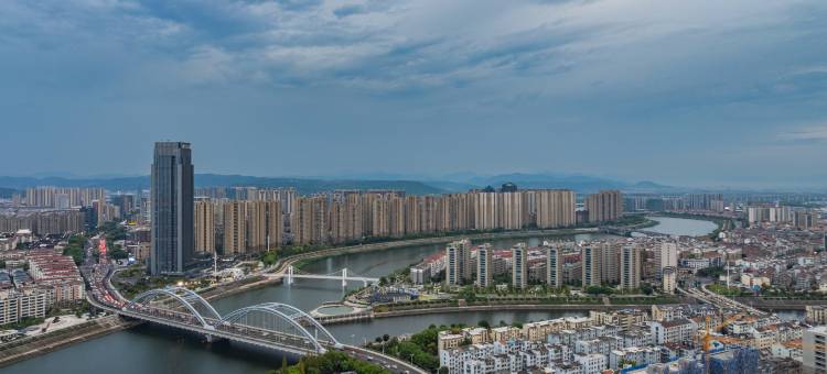维也纳酒店(嵊州宝龙广场店)图片