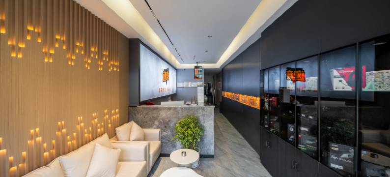 逸竞电竞酒店(类乌齐店)图片