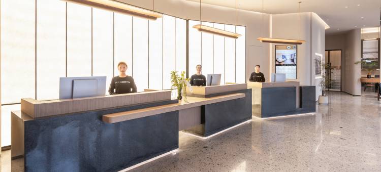 绵阳高铁站涪城万达广场亚朵酒店图片