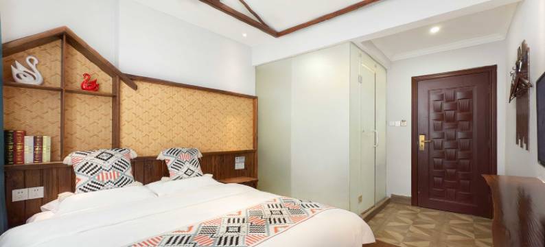 小背篓民宿(张家界火车站天门山索道店)图片