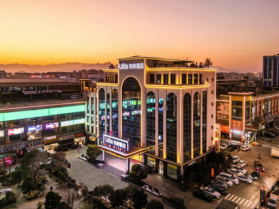 福州奥体中心烟台山柏纳酒店