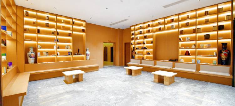 东城酒店(黄果树大街西秀区高级中学店)图片
