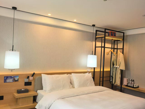 伯爵世家酒店(山南客运站店)