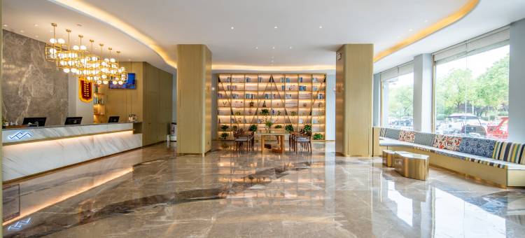 蚂蚁·光年电竞酒店(信阳罗山县政府店)图片