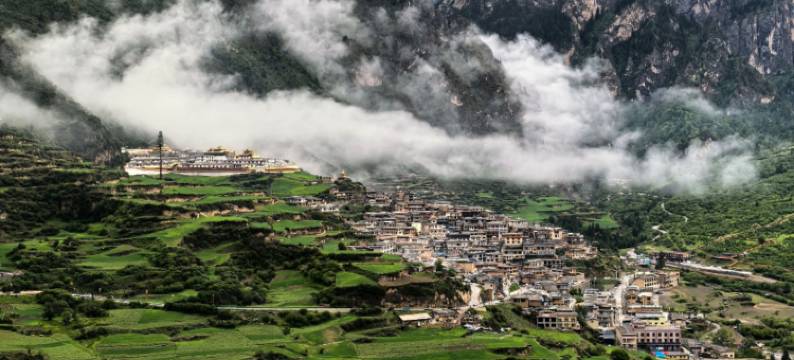 扎尕那静静的玛尼石民宿图片