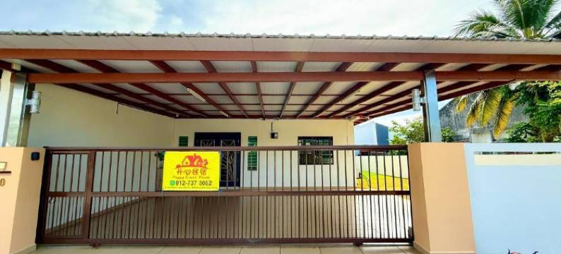 位于高渊的3卧室半独立房屋-3200平方米 带3间厕所 -开心民宿(HAPPY GUEST HOUSE NIBONG TEBAL)图片