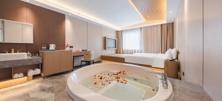 潮漫酒店(青岛草原高尔夫黑龙江中路店)图片