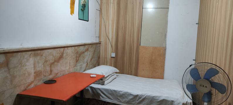 华利旅馆(镇江火车站北广场店)图片