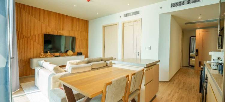 豪华两卧室海景公寓，配私人电梯和免费停车(Luxury 2BR Sea View Apartment with Private Lift and Free Parking)图片