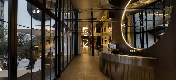 SFEEL设计师酒店(宽窄巷子抚琴地铁站店)图片