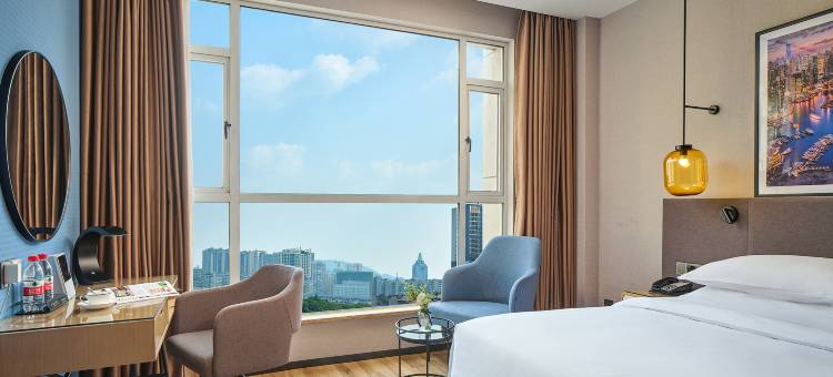 长沙岳麓金融中心华美达酒店图片