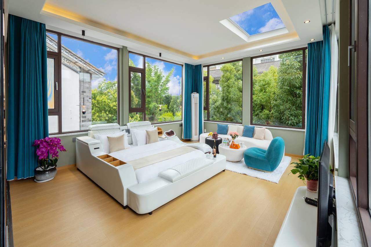 乐途Layla·全智能蓝调概念星空酒店