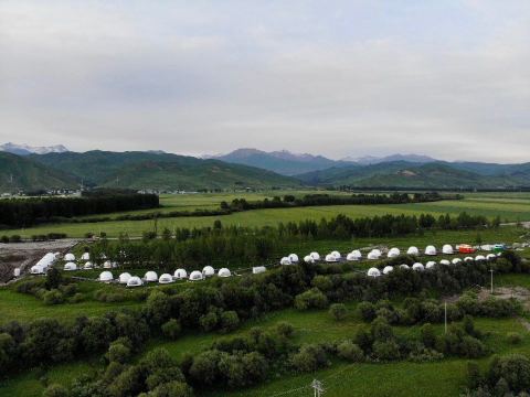 Niluk Baili Painting House Star Camp Over view