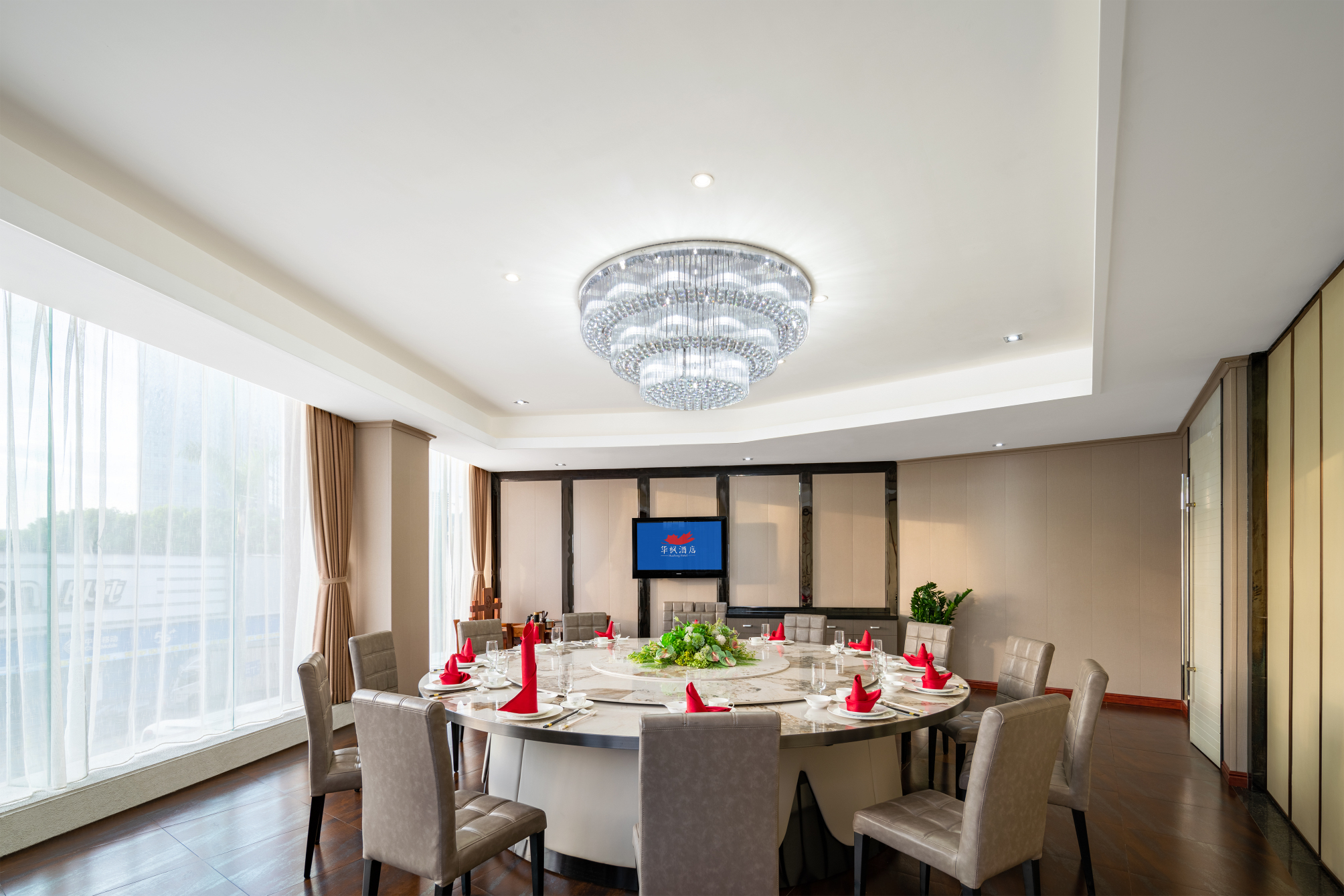 Zhuhai Huafeng Hotel (Huafa Commercial City Wanxuehui Branch)Over view