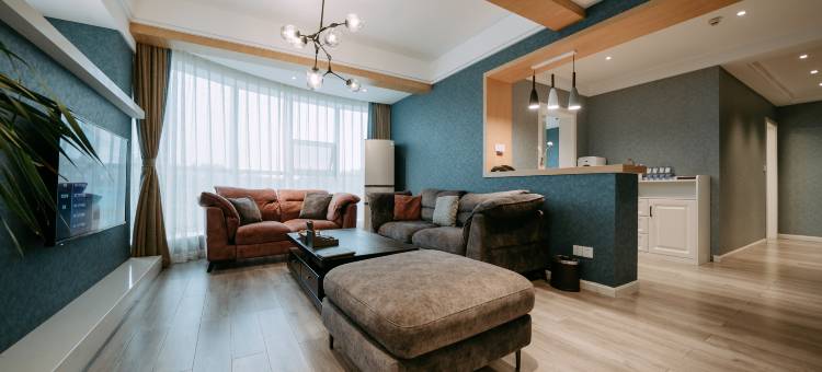 乐山广寒宫酒店(乐山高铁站嘉兴路美食街店)图片