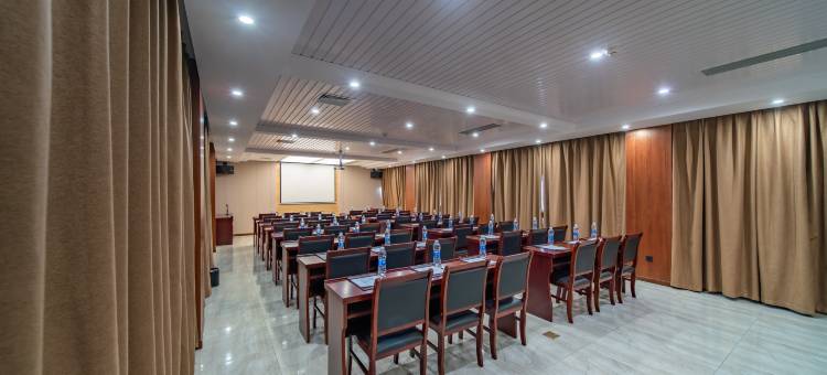 寰宇君荟酒店(重庆石柱县高铁站店)图片