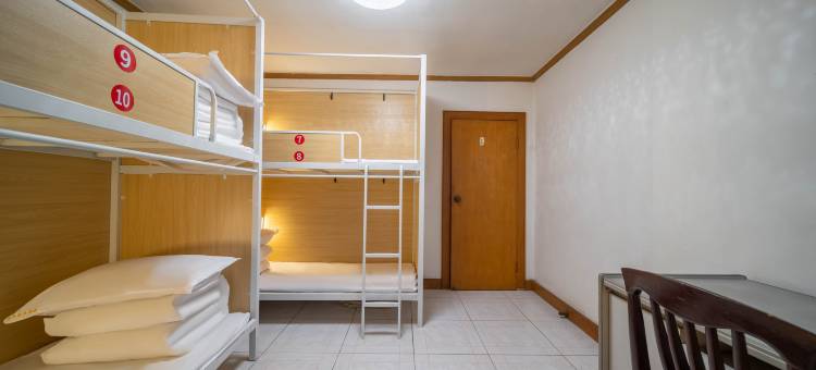 重庆夜半钟声青年旅舍(洪崖洞解放碑店)图片