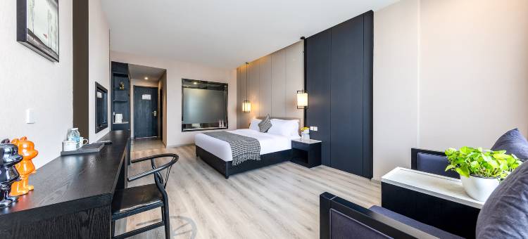 芒市宏顺艺术酒店(芒市广场店)图片