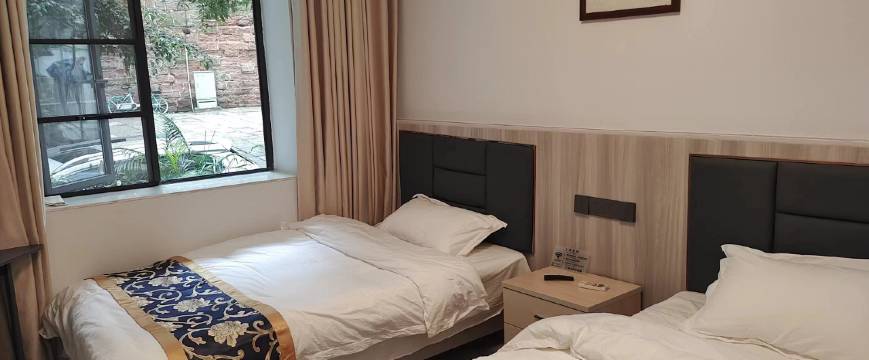 上游客栈(张公桥美食街店)