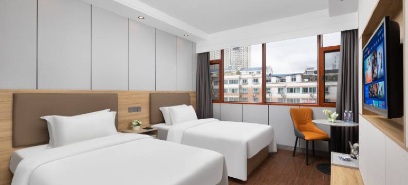 银信精选酒店(景德镇人民广场陶阳里店)图片