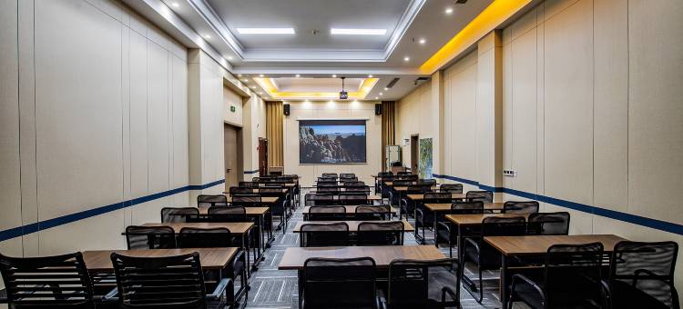 波伏瓦酒店(黔江武陵山机场店)图片