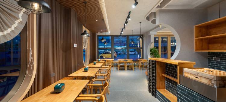 曼枫四季酒店(梧州职业学院店)图片