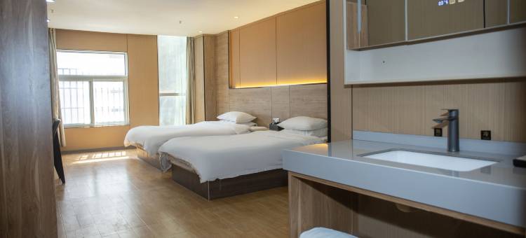 云绯酒店(郑州新郑机场恩平湖地铁站店)图片