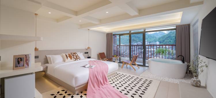 NANBEI楠北·设计师美学民宿(镇远古城新大桥店)图片