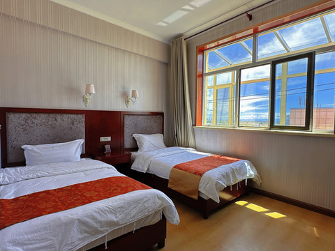 刚察嘉禾假日宾馆