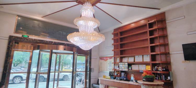 重庆雅阁主题酒店(梁平高铁南站店)图片