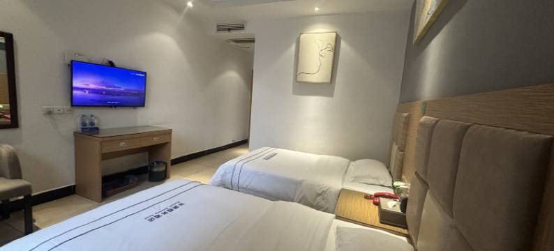 乐平华美商务酒店(乐平火车站东湖公园店)图片