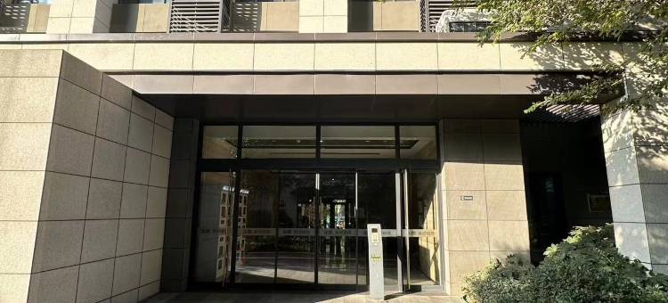 郑州芸栖宾馆(蝶湖公园滨河新城地铁站店)图片