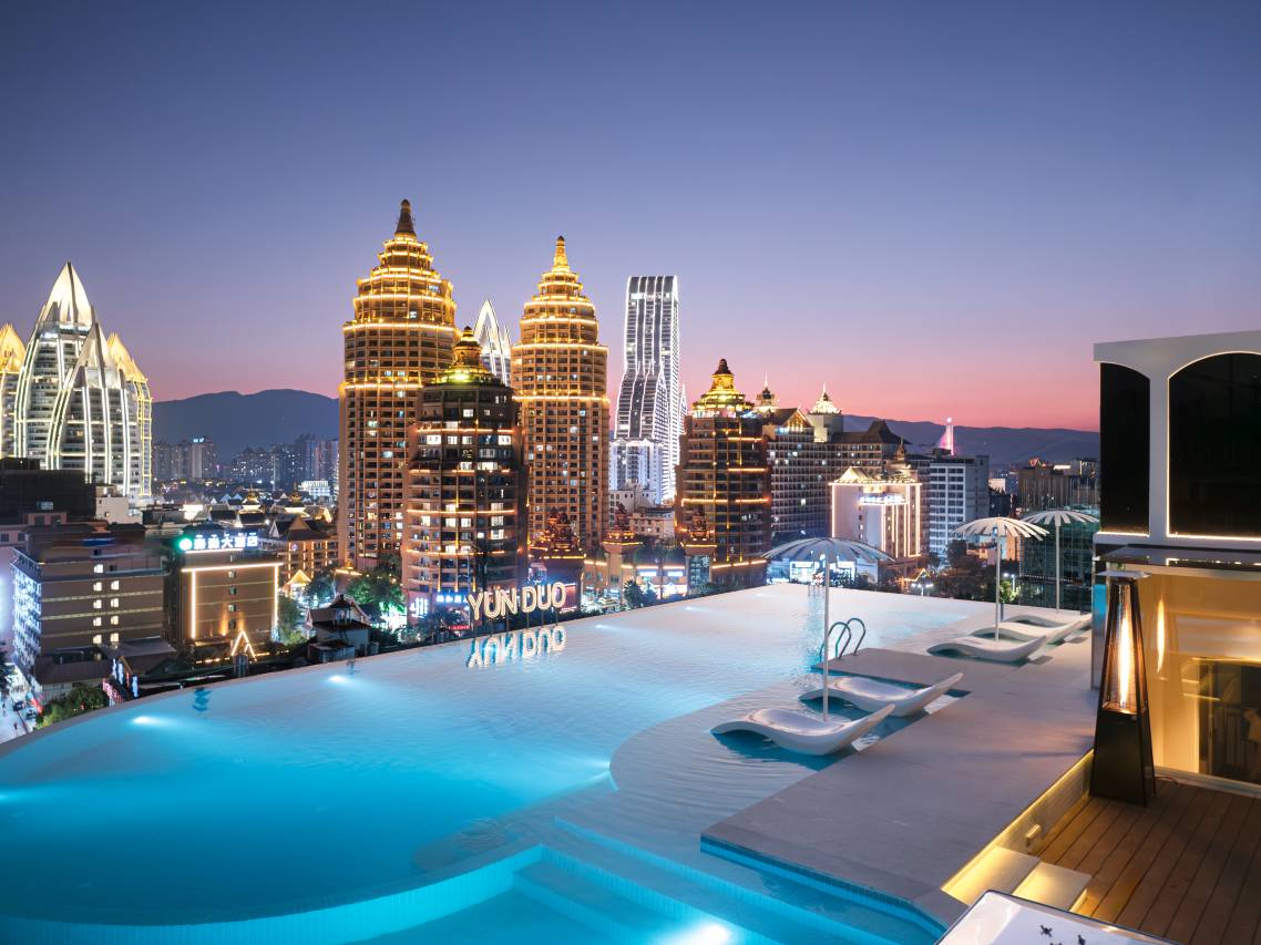 云朵星畔高空泳池度假酒店(西双版纳景洪告庄西双景星光夜市店)图片