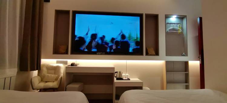 吉林华隆商务宾馆(江城广场天主教堂店)图片