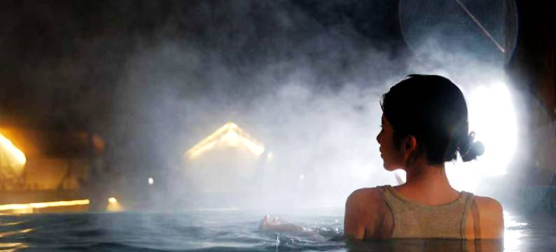 香格里拉茸洽·Glamping娜姆措温泉帐篷营地图片