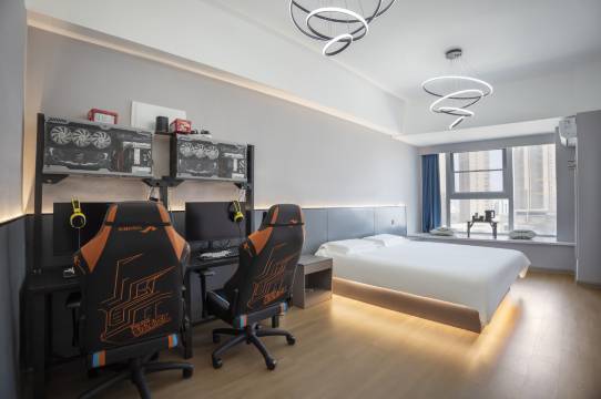 斗鱼电竞民宿(泰盛广场店)