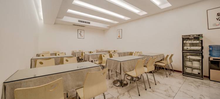 广州久龙酒店(罗甸民族中学店)图片