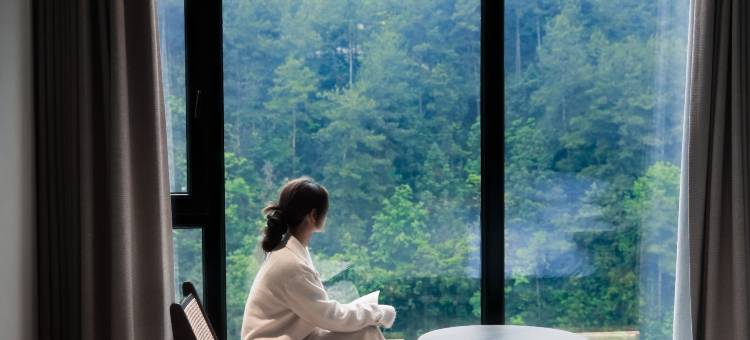 七封信·逅山非遗研学文化民宿(西江千户苗寨观景台店)图片