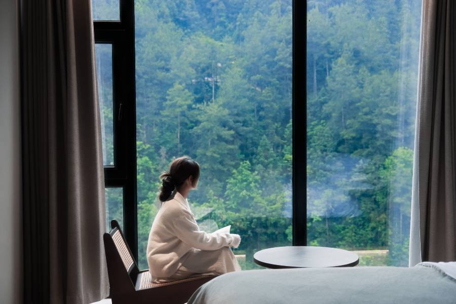 七封信·逅山非遺研學文化民宿(西江千户苗寨觀景台店)