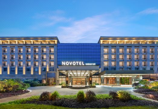 上海虹桥机场诺富特酒店外景图