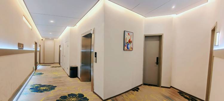 荔波•橙暖│ LightLuxury•SMART舒适智能美学酒店(民生路美食街店)图片