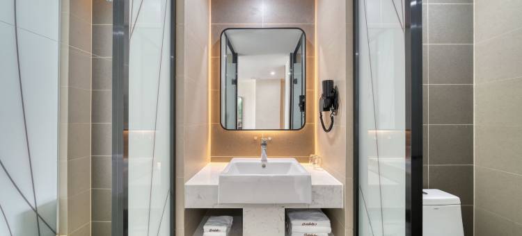 雷神电竞酒店(杭州滨江宝龙伟业路地铁站店)图片